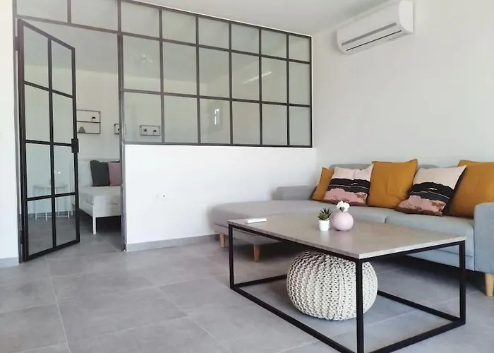 Appartement Laura_sea View Apartment_1 With Swimming Pool *